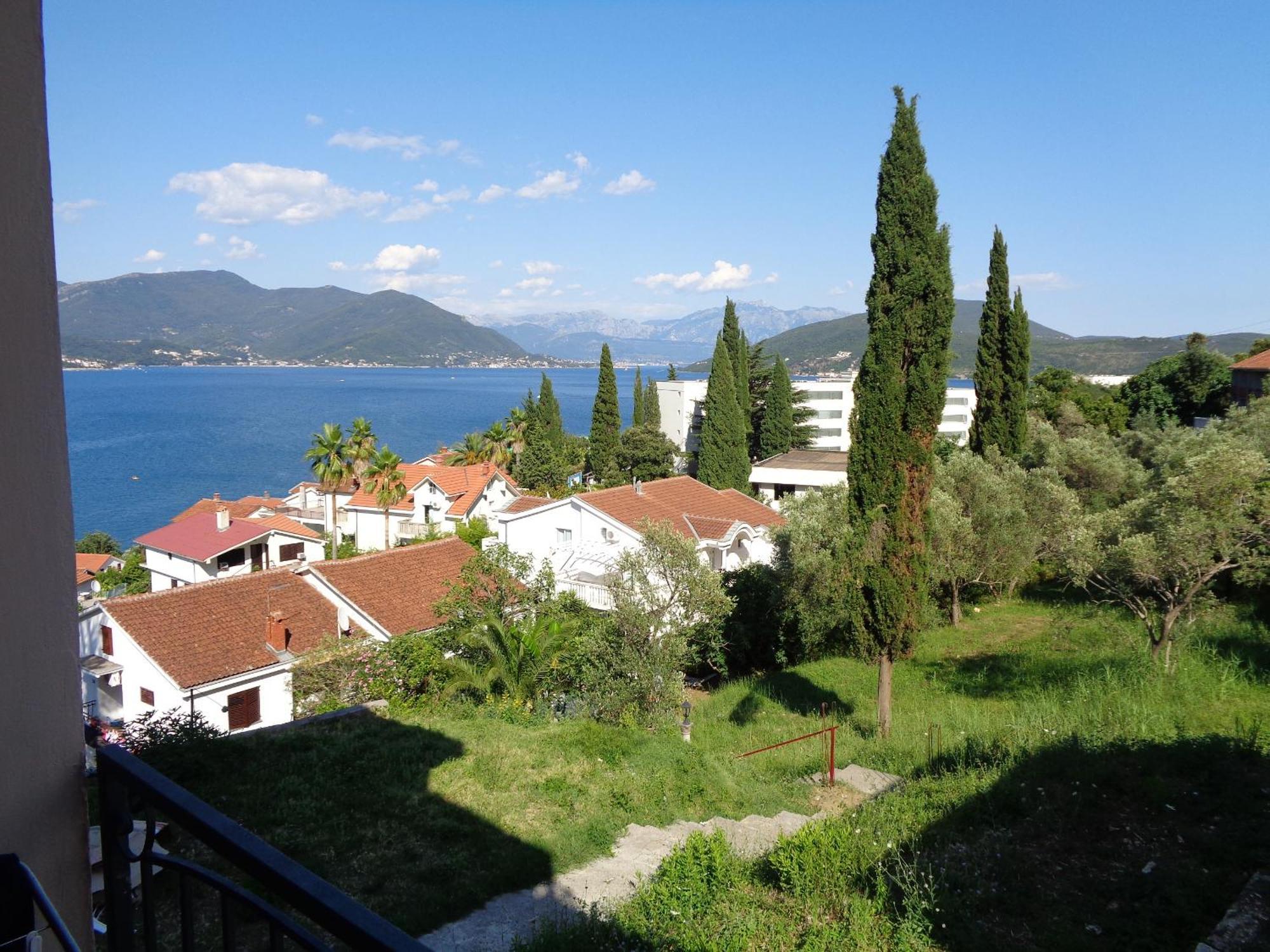Villa Boka Sunrise Apartments Herceg Novi Exterior photo