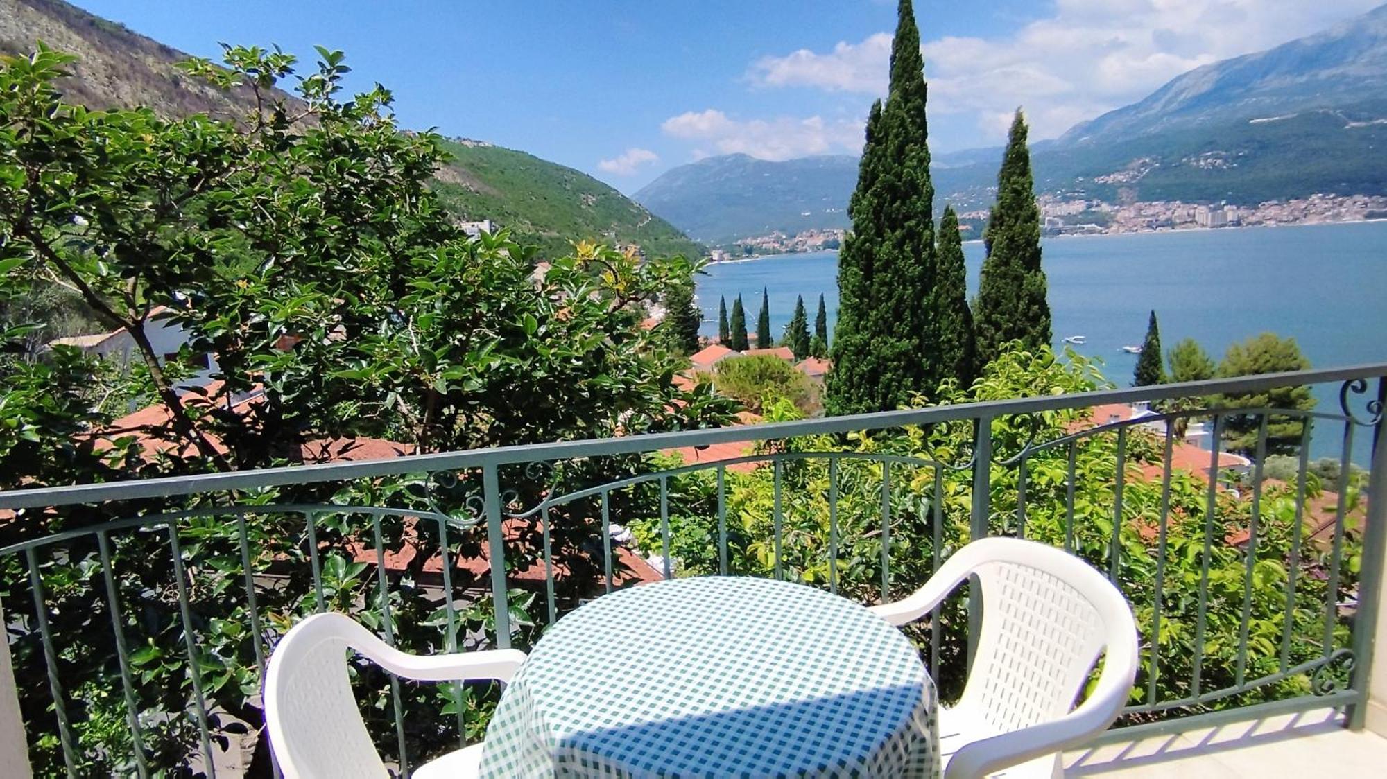 Villa Boka Sunrise Apartments Herceg Novi Room photo